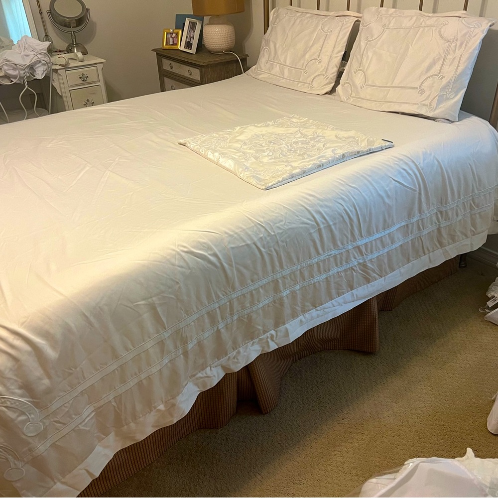 Lili Alessandra Cream Bedding Set